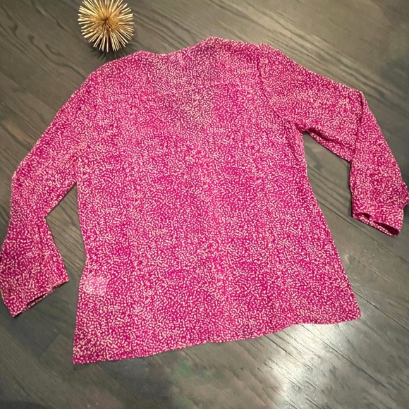 Joie 100% Silk Pink Daisy Blouse Chiffon Size Small - Picture 7 of 7